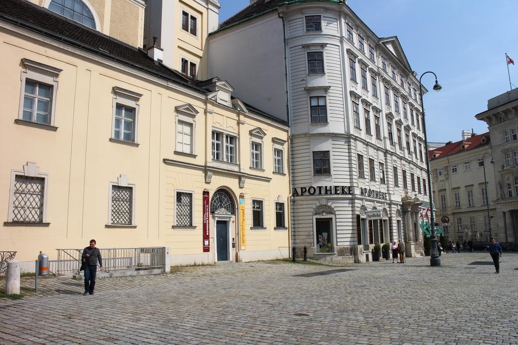 Benediktushaus Im Schottenstift Affittacamere